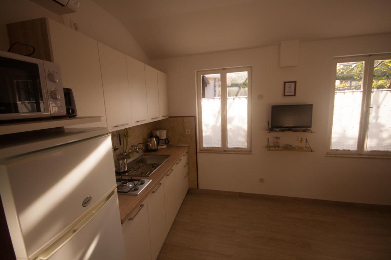 Apartments Cvelic Milovcic Malinska Zewnętrze zdjęcie