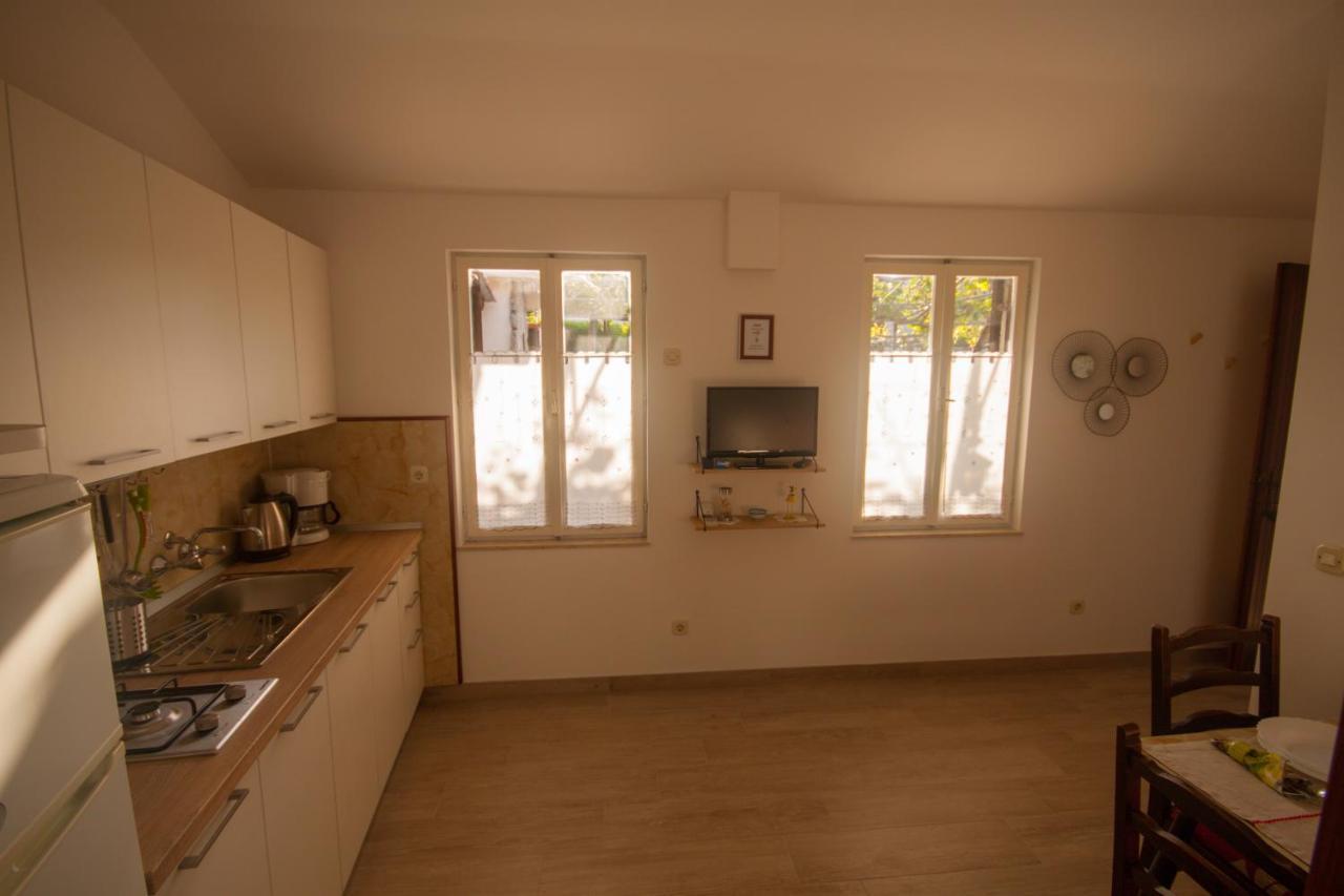Apartments Cvelic Milovcic Malinska Zewnętrze zdjęcie