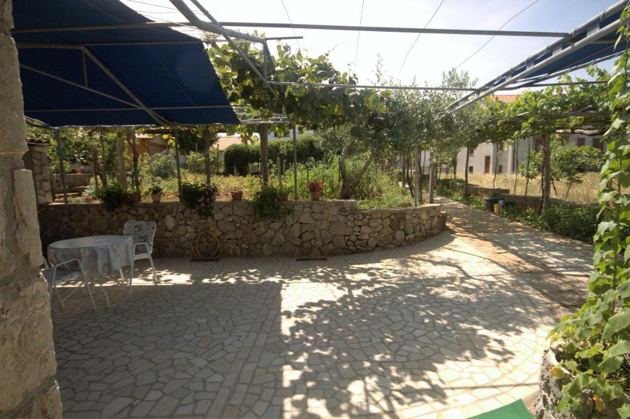 Apartments Cvelic Milovcic Malinska Zewnętrze zdjęcie