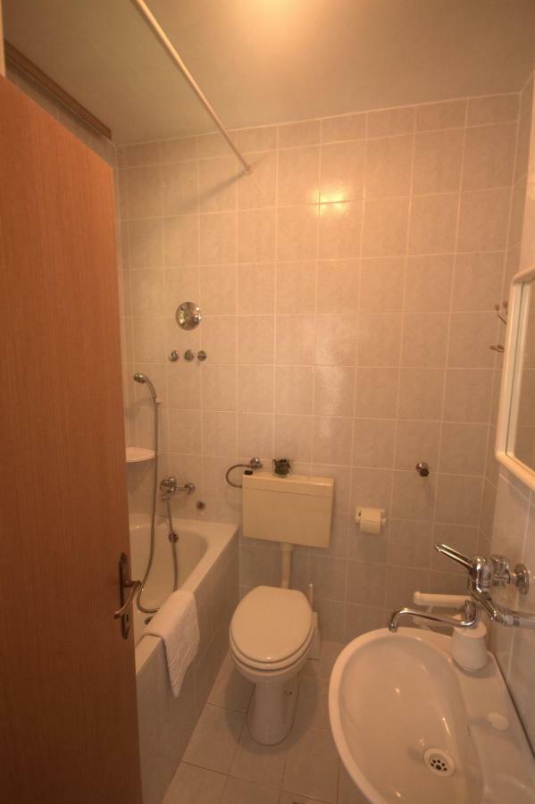 Apartments Cvelic Milovcic Malinska Zewnętrze zdjęcie