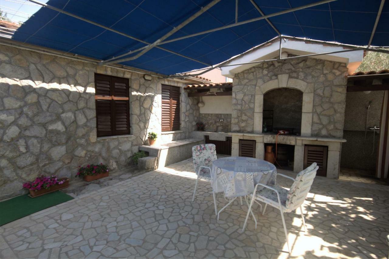 Apartments Cvelic Milovcic Malinska Zewnętrze zdjęcie