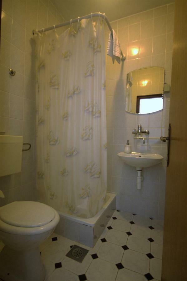 Apartments Cvelic Milovcic Malinska Zewnętrze zdjęcie