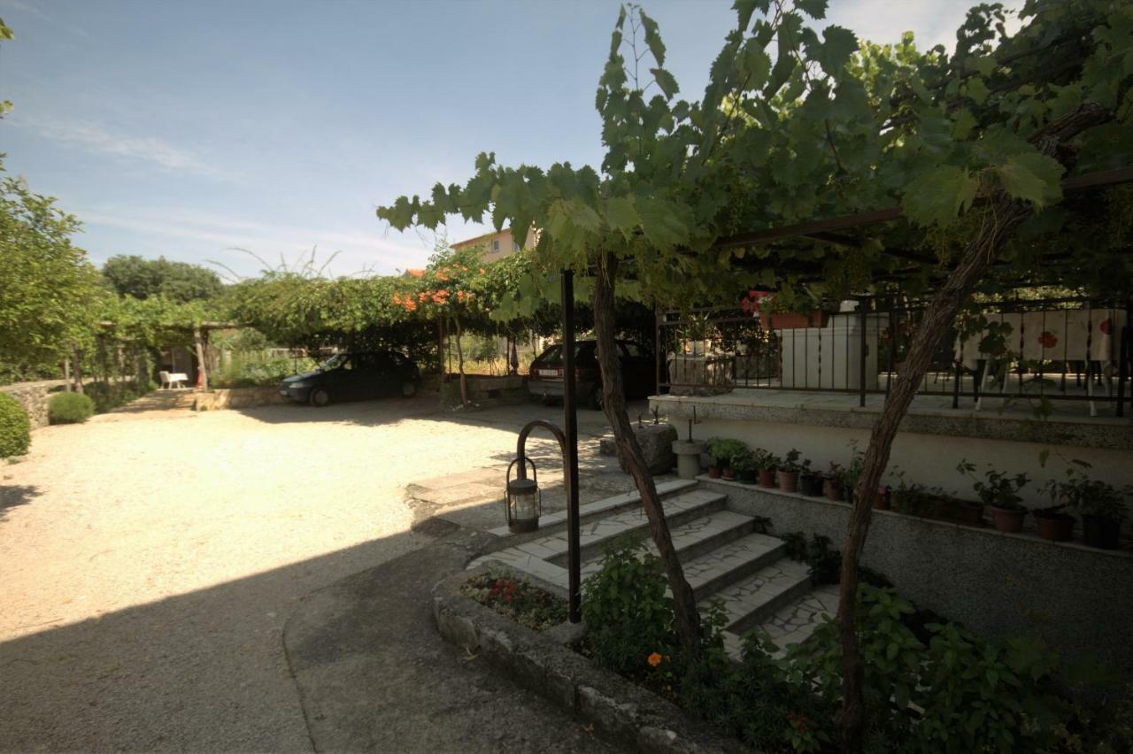Apartments Cvelic Milovcic Malinska Zewnętrze zdjęcie