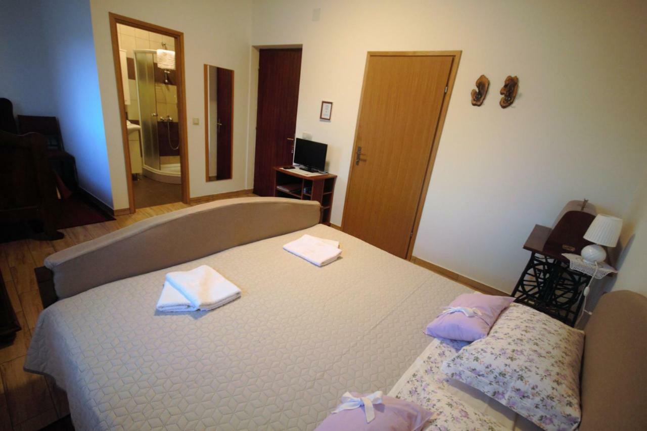 Apartments Cvelic Milovcic Malinska Zewnętrze zdjęcie